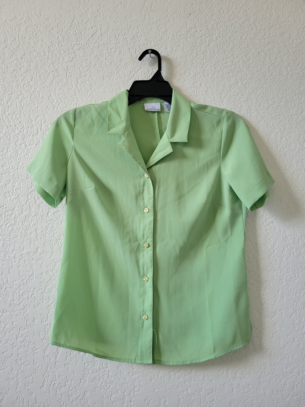 Jaclyn Smith Light Green Short Sleeve Button Front Blouse